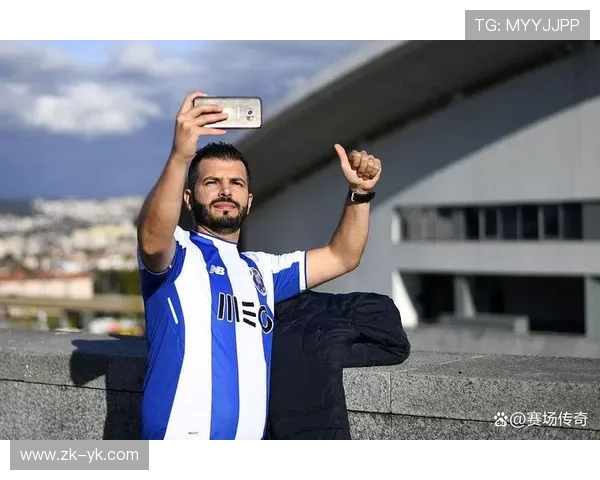 足球明星拉莫斯高清壁纸精选展现他的风采与激情让你感受足球魅力的无限魅力