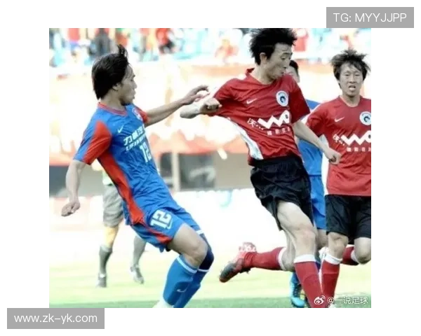 武汉足球队配合问题引发热议球迷与专家各抒己见探讨战术调整必要性 武汉足球队配合问题引发热议球迷与专家各抒己见探讨战术调整必要性