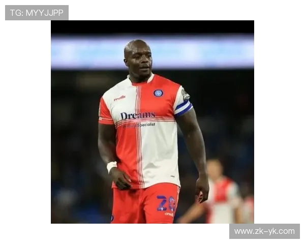 绰号野兽的足球明星如何在绿茵场上展现无与伦比的力量与技巧